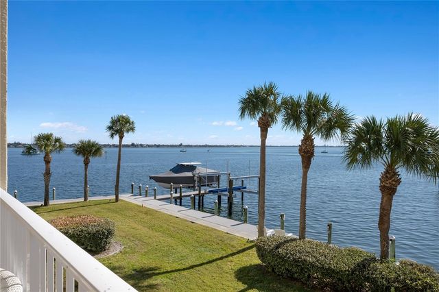 9923 MANATEE AVENUE W, Bradenton, FL 34209
