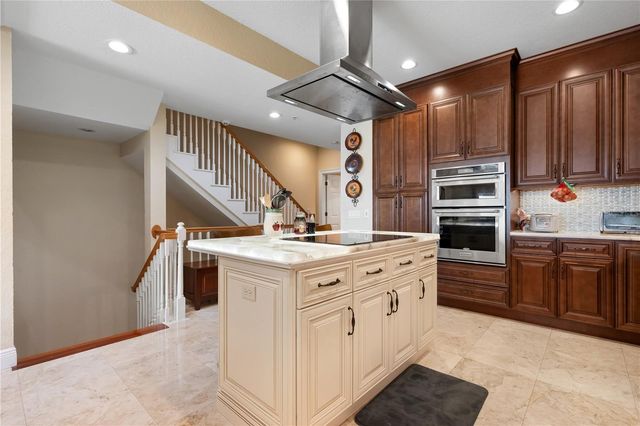 9923 MANATEE AVENUE W, Bradenton, FL 34209