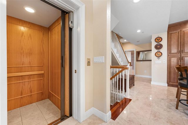 9923 MANATEE AVENUE W, Bradenton, FL 34209