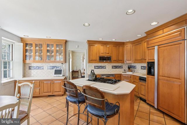 925 LEOPARD RD, Jenkintown, PA 19046