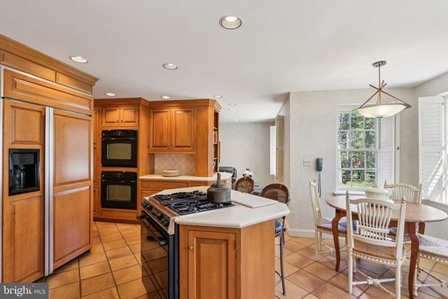 925 LEOPARD RD, Jenkintown, PA 19046