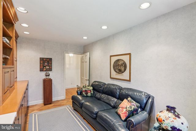 925 LEOPARD RD, Jenkintown, PA 19046