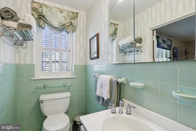 925 LEOPARD RD, Jenkintown, PA 19046