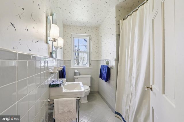 925 LEOPARD RD, Jenkintown, PA 19046