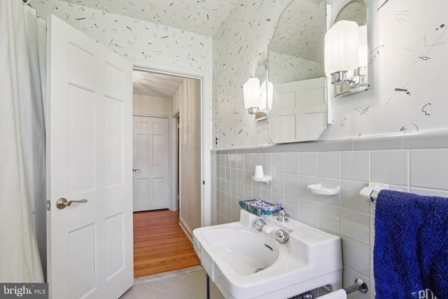 925 LEOPARD RD, Jenkintown, PA 19046