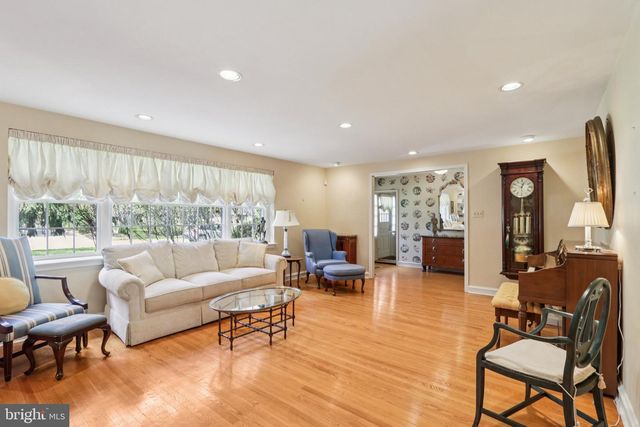 925 LEOPARD RD, Jenkintown, PA 19046