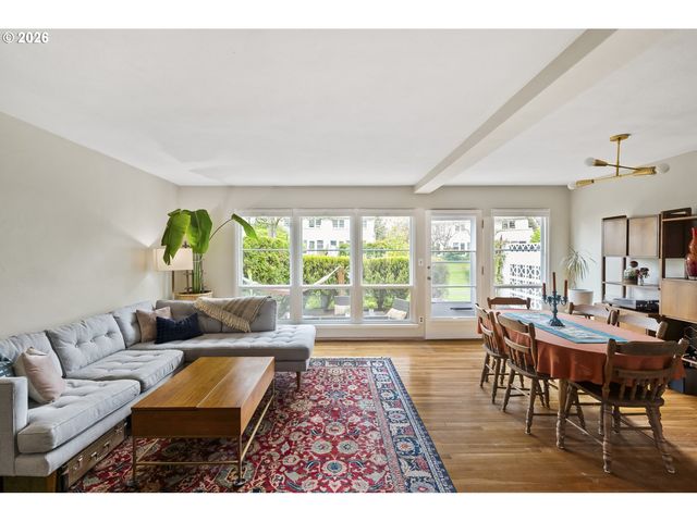 6923 Ne BROADWAY, Portland, OR 97213