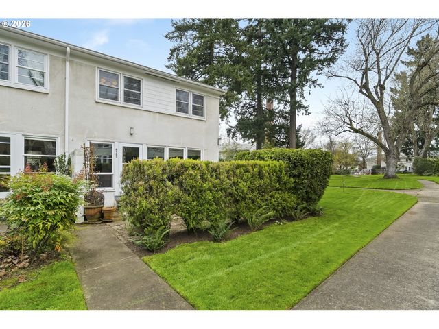 6923 Ne BROADWAY, Portland, OR 97213