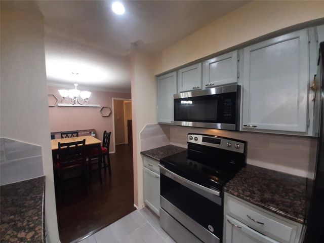9700 Leawood Boulevard 1410, Houston, TX 77099