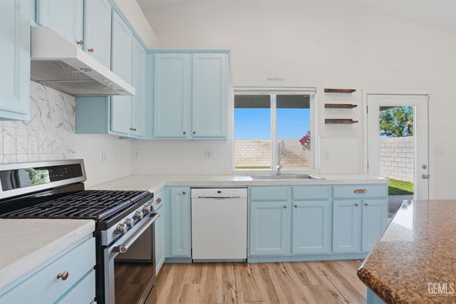 13511 Cheyenne Mountain Drive, Bakersfield, CA 93314