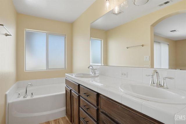 13511 Cheyenne Mountain Drive, Bakersfield, CA 93314