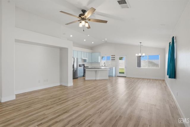 13511 Cheyenne Mountain Drive, Bakersfield, CA 93314