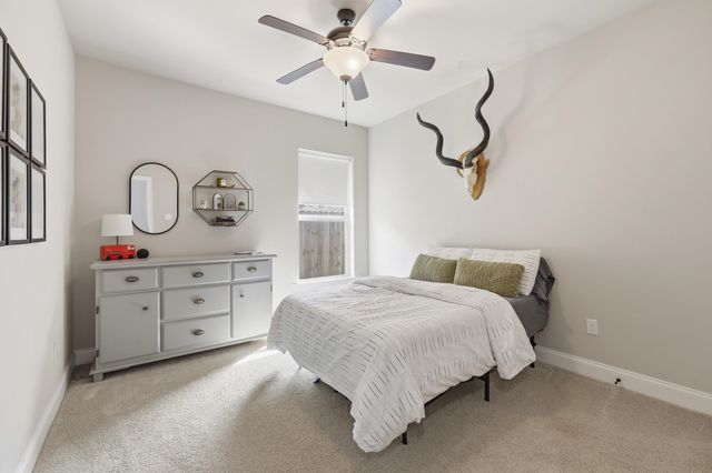 257 Royal Oak Dr, Thibodaux, LA 70301