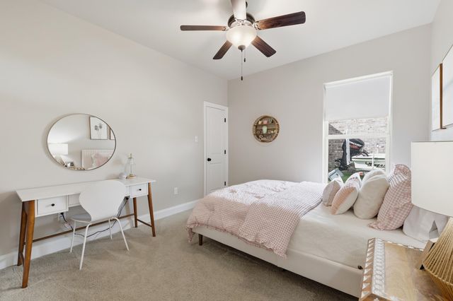 257 Royal Oak Dr, Thibodaux, LA 70301