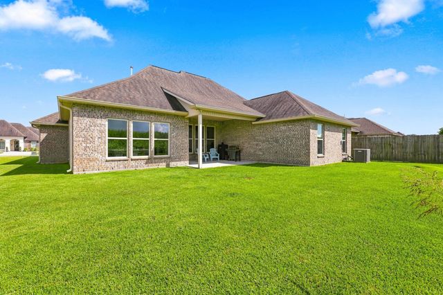 257 Royal Oak Dr, Thibodaux, LA 70301