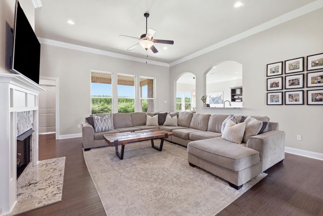 257 Royal Oak Dr, Thibodaux, LA 70301