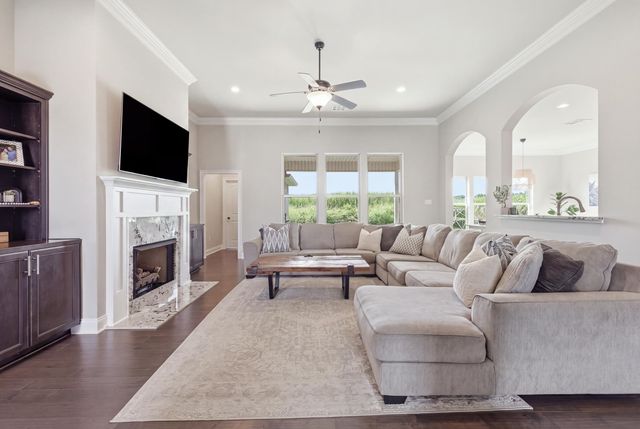 257 Royal Oak Dr, Thibodaux, LA 70301