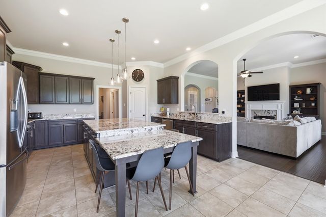 257 Royal Oak Dr, Thibodaux, LA 70301