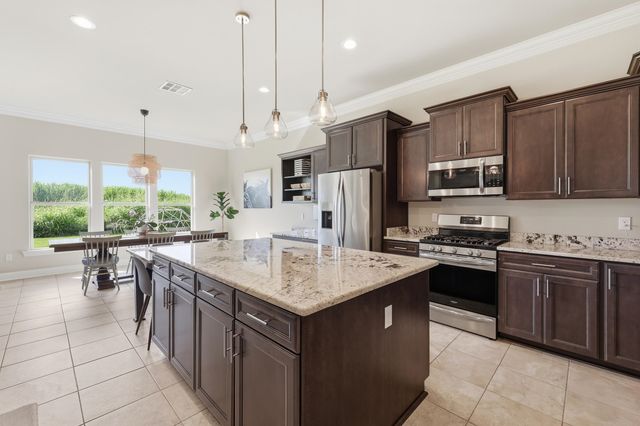 257 Royal Oak Dr, Thibodaux, LA 70301