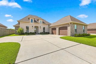257 Royal Oak Dr, Thibodaux, LA 70301