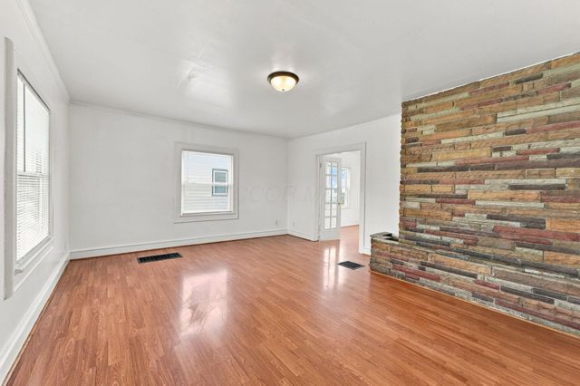 2146 Leonard Avenue, Columbus, OH 43219