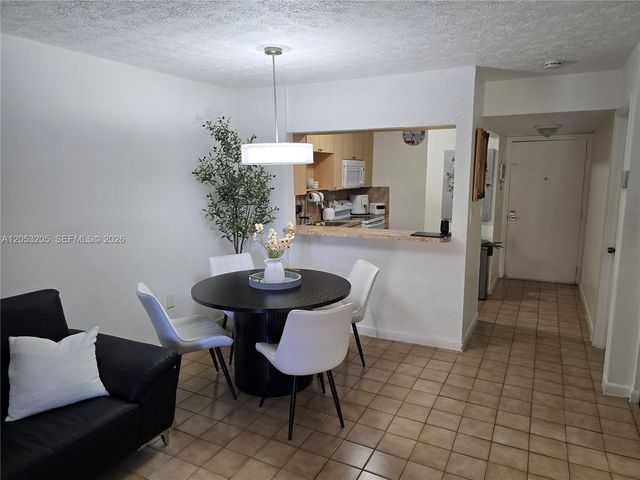 6070 W 18th Ave 306, Hialeah, FL 33012