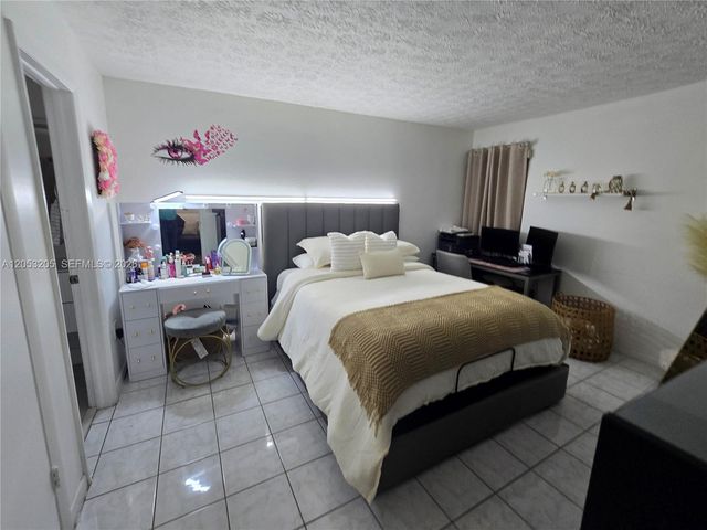 6070 W 18th Ave 306, Hialeah, FL 33012