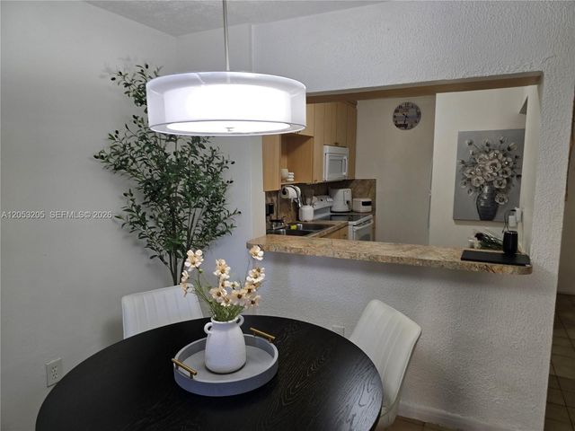 6070 W 18th Ave 306, Hialeah, FL 33012