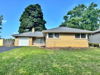 1044 S Leslie Lane, Villa Park, IL 60181