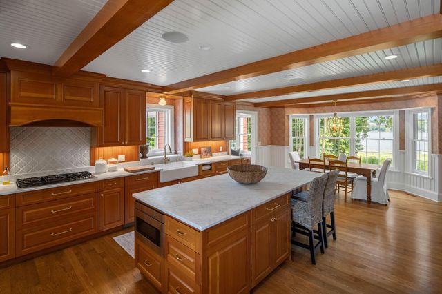 3698 Woodland Cove Parkway, Minnetrista, MN 55331