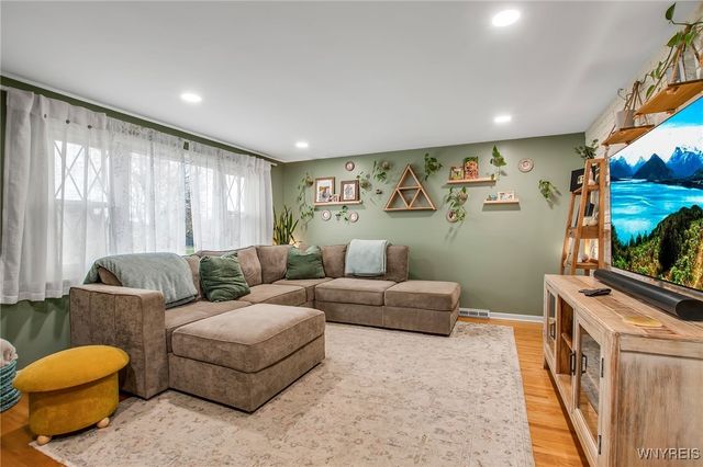 107 Patricia Drive, West Seneca, NY 14224