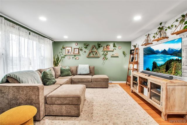 107 Patricia Drive, West Seneca, NY 14224