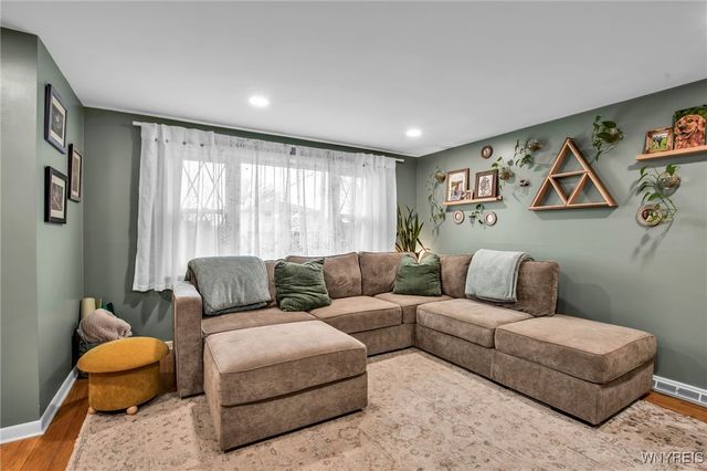 107 Patricia Drive, West Seneca, NY 14224