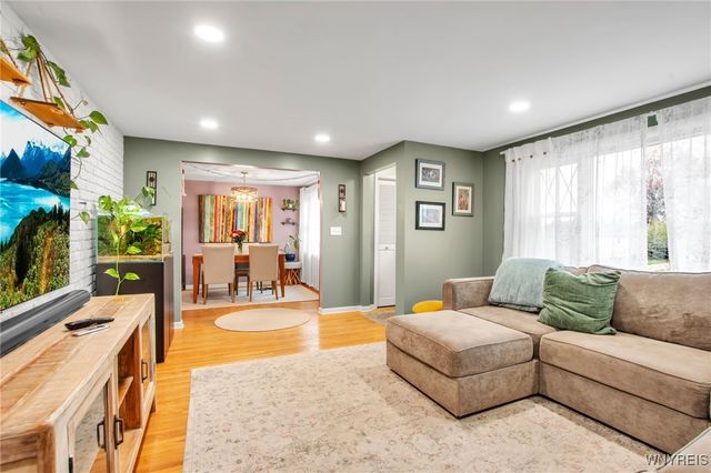 107 Patricia Drive, West Seneca, NY 14224