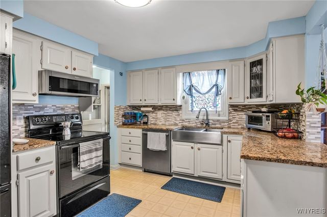 107 Patricia Drive, West Seneca, NY 14224