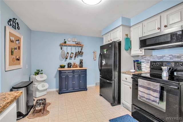 107 Patricia Drive, West Seneca, NY 14224