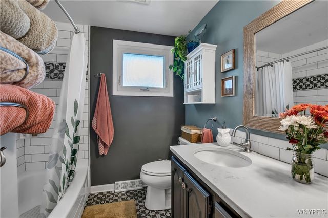 107 Patricia Drive, West Seneca, NY 14224