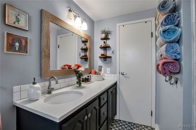 107 Patricia Drive, West Seneca, NY 14224