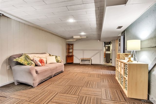 107 Patricia Drive, West Seneca, NY 14224