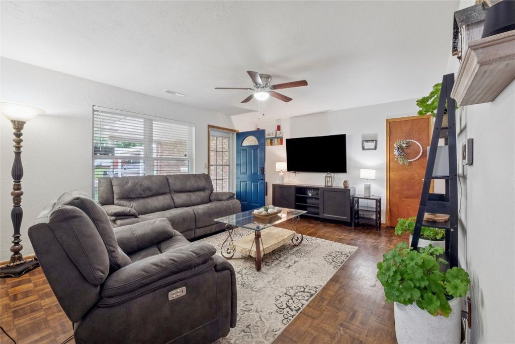 201 Vine Street, Yukon, OK 73099