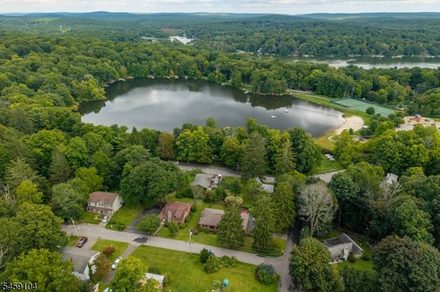 4 Cohocton Rd, Vernon Twp., NJ 07422