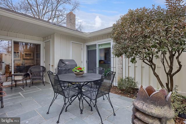 357 VALLEYBROOK DR, Lancaster, PA 17601