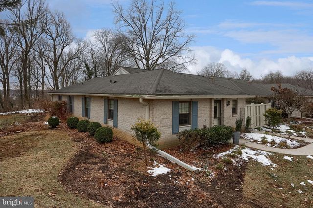 357 VALLEYBROOK DR, Lancaster, PA 17601