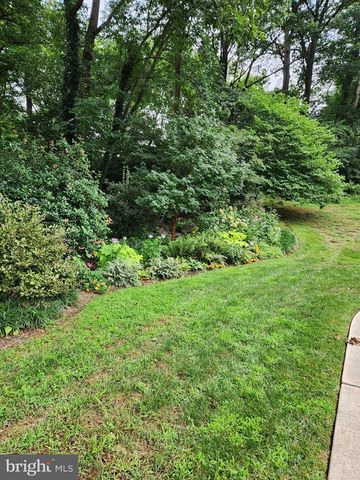 357 VALLEYBROOK DR, Lancaster, PA 17601