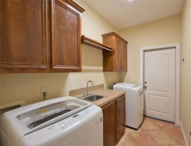 7601 Bon Soir, Corpus Christi, TX 78414