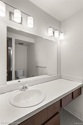 30268 Southfield Road 226, Southfield, MI 48076