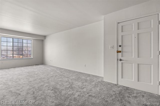 30268 Southfield Road 226, Southfield, MI 48076