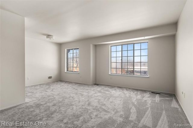 30268 Southfield Road 226, Southfield, MI 48076