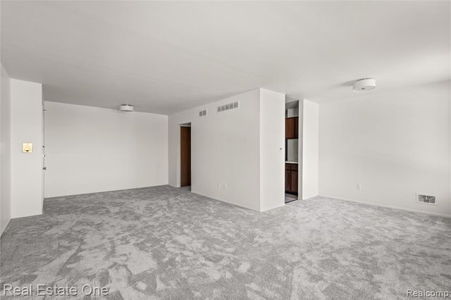 30268 Southfield Road 226, Southfield, MI 48076