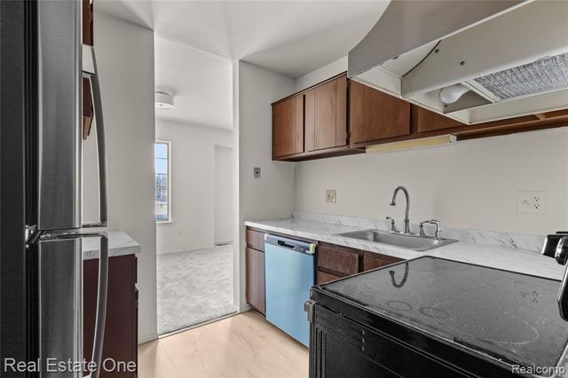 30268 Southfield Road 226, Southfield, MI 48076